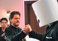 DJ Marshmello Kolab Bareng Shah Rukh Khan, Adegan Kuch Kuch Hota Hai Muncul di MV Biba!