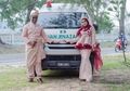 Setelah Menikah, Pasangan Ini Memilih Foto dengan Mobil Jenazah, Ternyata Ini Alasan di Baliknya
