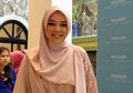 Selalu Tampil Cantik, Dewi Sandra Ternyata Merasa Nyaman Tanpa Polesan Makeup