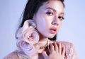 4 Model Outfit Hitam Untuk Kondangan ala Yuki Kato yang Elegan!