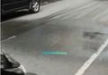 Viral Fenomena Hujan Hanya Terjadi di Tengah Jalan, Apa yang Sebenarnya Terjadi?
