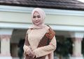 9 Gaya Selebgram Hijab Pakai Batik Buat Kuliah, Magang & Kondangan!