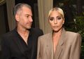 Penggemar Sudah Curiga Hubungan Lady Gaga dan Tunangannya Berakhir, Dari Bahasa Tubuh?