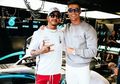 Demi Menghibur Lewis Hamilton, Cristiano Ronaldo Bawa Satu Keluarga ke Paddock Tim Mercedes