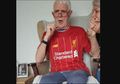 Video Aksi Menyentuh Fan Liverpool Berusia 72 Tahun yang Mengidap Alzheimer