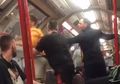 VIDEO - Aksi Konyol Fan Chelsea di Kereta yang Berujung Petaka