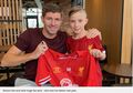 Aksi Heroik Steven Gerrard, Bertemu Anak dari Penggemar Beratnya yang Sudah Meninggal Akibat Depresi