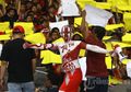 VIDEO - Detik-detik Suporter Malaysia Lempar Flare ke Arah Fan Indonesia