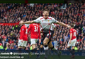 Eks Liverpool, Steven Gerrard Bagi-bagi iPad untuk Pasien COVID-19