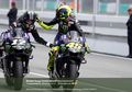 MotoGP Andalusia - Salah Ambil Motor Valentino Rossi, Vinales Minta Maaf