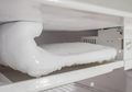 3 Cara Mudah Bersihkan Bunga Es di Freezer Ini Selesaikan Masalah Ibu Rumah Tangga di Rumah!