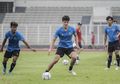 Pemain Keturunan Indonesia Diincar Manchester United, Ini Harapan Nova Arianto