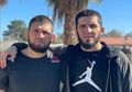 Baru Saja Warisi Sabuk Juara Khabib, Oliveira Diancam untuk Melepasnya