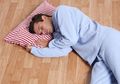 Keseringan Tidur di Lantai? Ternyata Beresiko Bagi Kesehatan Tubuh