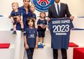 Gabung PSG, Sergio Ramos & Istri Dapat Kado Indah dari Kota Paris
