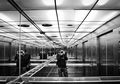Mengapa di Dalam Lift Biasanya Terdapat Cermin?