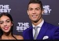 Pernah Dikabarkan Tak Akur, Ronaldo Unggah Foto Sang Ibu dan Kekasih Lakukan Hal Ini Bersama