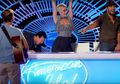 Katy Perry Terkena Isu Pelecehan Ketika Mencium Remaja Cowok di Audisi American Idol
