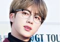 13 Seleb Kpop yang Terlihat Culun Tapi Seksi Ketika Lagi Pakai Kacamata, Gemas!