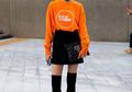 8 Inspirasi Style Sweater Tuck yang Simpel dan Rapi Untuk Sehari-hari