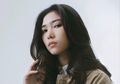 Ini 7 Langkah Mudah Mendapatkan Rambut Tebal Seperti Isyana Sarasvati
