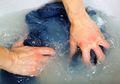 5 Tips Mencuci Jeans Biar Lebih Tahan Lama