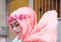 Tips Memadukan Aksesori Kepala dengan Hijab Ala Indah Nada Puspita