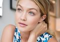 6 Tips Menata Rambut Berminyak Biar Enggak Lepek. Praktis dan Mudah Dicoba!