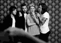 15 Cara Melepas Kangen Sama One Direction Selama Mereka Vakum (Bagian 1)