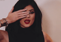 10 Inspirasi Warna Cat Kuku Ala Kylie Jenner. Keren dan Menggemaskan!