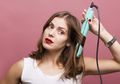 5 Kesalahan yang Sering Kita Lakukan Saat Mencatok Rambut