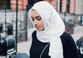7 Sampo yang Cocok Buat Kita yang Pakai Hijab. Rambut Jadi Segar & Enggak Lepek!