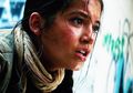5 Pelajaran Jadi Cewek Keren dari Karakter Izabella dalam Film Transformers: The Last Knight (2017)