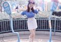 10 Inspirasi Mix n Match Pakaian dengan Aksesori Disney dari Seleb. Cute!