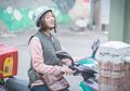 7 Cara Supaya Rambut Enggak Bau Akibat Memakai Helm Saat Naik Motor