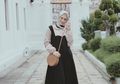 8 Mix and Match Long Dress ala Selebgram Hijab yang Bisa Dipakai ke Kampus