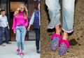 7 Sepatu Kece Gigi Hadid yang Dipakai Selama Fashion Week Spring 2018