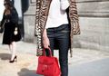 5 Tips Agar Enggak Terlihat Tua & Norak Saat Memakai Animal Print