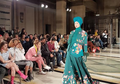 Desainer Jeny Tjahyawati Pamerkan Busana Modest Etnik Hijab Bertajuk Bunga Loppo di Fashion Scout London Fashion Week 2018