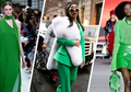 Busana Warna Hijau Kermit Jadi Tren Fashion 2018, Siap-siap Berburu Koleksinya ya!