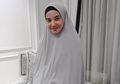 Kompak Kenakan Busana Hitam Bareng Irwansyah, Zaskia Sungkar Tampil Simpel dan Menawan!