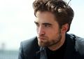E.L. James Awalnya Ingin Robert Pattinson Jadi Christian Grey