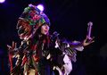 Karen O Ajak Duet Vokalis Vampire Weekend Nyanyikan The Moon Song