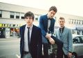 Artist Vs Poet Bahas Bencana Dunia di Video Lirik Close To You