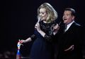 Lagu Adele dan Coldplay Bikin Nggak Takut Terbang