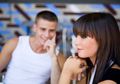 6 Alasan Kenapa Cewek Doyan Flirting