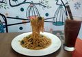 Wah, Ternyata Begini Cara Bikin Mie Terbang Yang Lagi Fenomenal