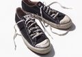 Jangan Salah, Begini Cara Merawat Sneakers Berdasarkan Jenisnya