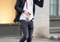 3 Fashion Items Ini Wajib Dipake Saat Musim Hujan