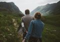 Ini 7 Lagu Indie Lokal Romantis yang Pas Didengar di Mobil Bareng Gebetan!